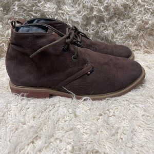 Boys Tommy Hilfiger high top Chukka shoes
